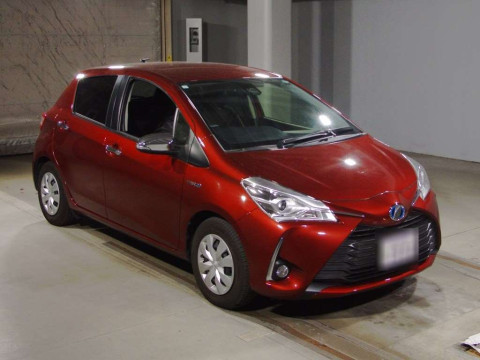 2017 Toyota Vitz NHP130[2]