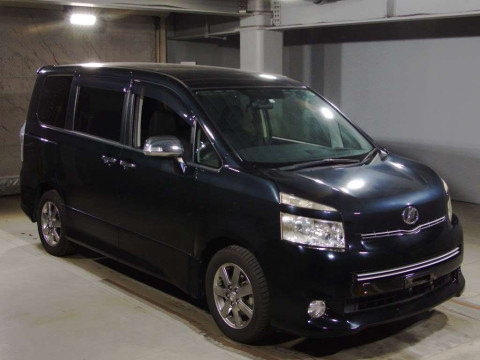 2010 Toyota Voxy ZRR70W[2]