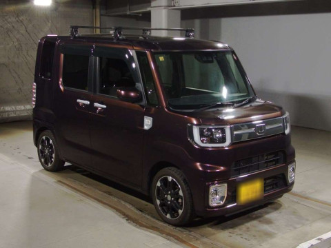 0 Daihatsu Wake LA700S[2]