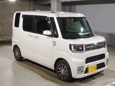 0 Daihatsu Wake LA700S[2]