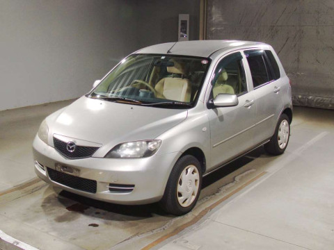 2004 Mazda Demio DY3W[0]