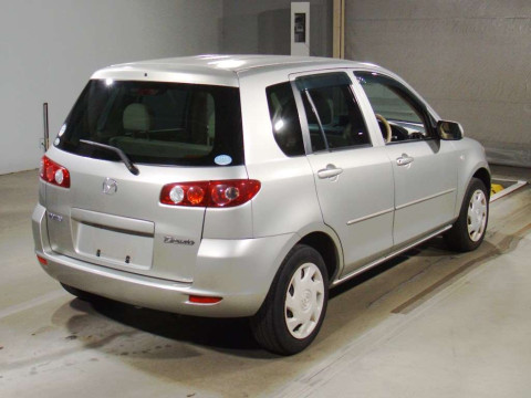 2004 Mazda Demio DY3W[1]