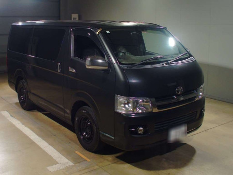 2005 Toyota Regiusace Van TRH200V[2]