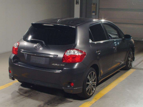 2011 Toyota Auris ZRE152H[1]