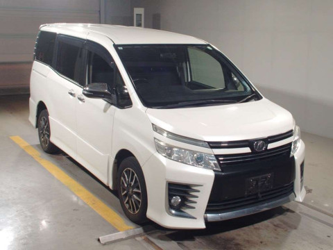 2015 Toyota Voxy ZRR85W[2]