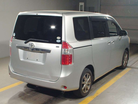 2009 Toyota Noah ZRR70G[1]