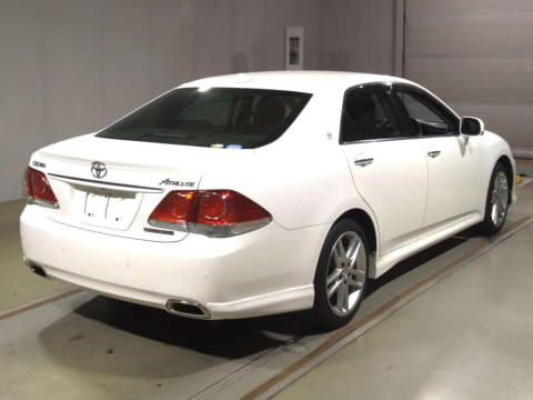 2010 Toyota Crown GRS200[1]