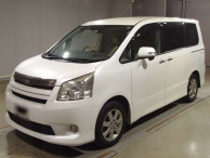 2010 Toyota Noah