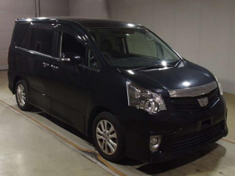 2012 Toyota Noah ZRR70W[2]