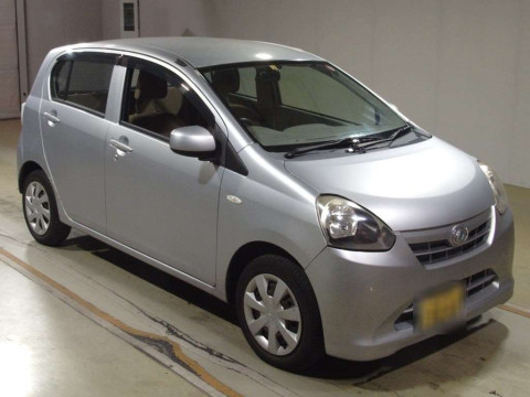 2012 Daihatsu Mira es LA300S[2]