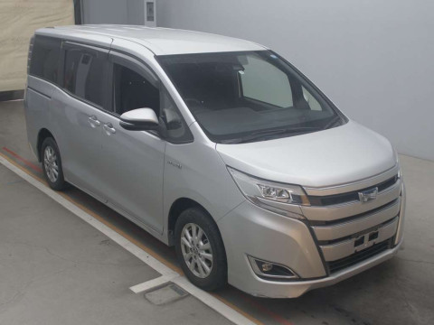 2017 Toyota Noah ZWR80G[2]