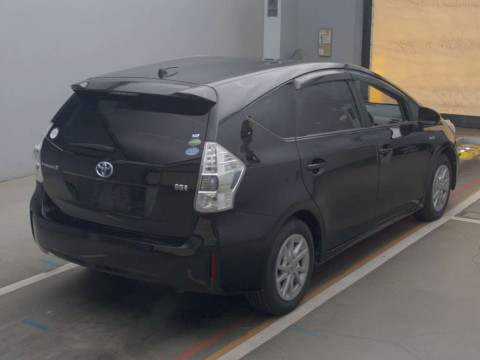 2012 Toyota Prius alpha ZVW41W[1]