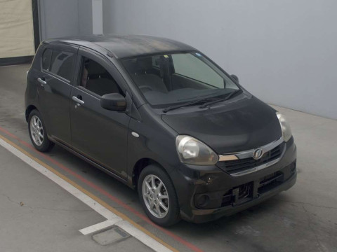 2013 Daihatsu Mira es LA300S[2]