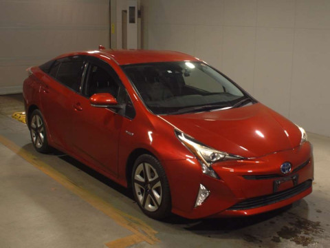 2018 Toyota Prius ZVW50[2]