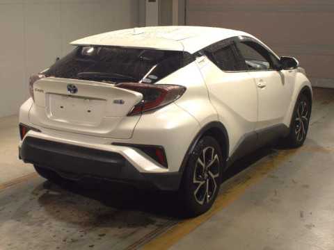 2017 Toyota C-HR ZYX10[1]