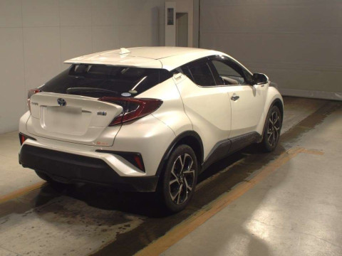 2019 Toyota C-HR ZYX10[1]