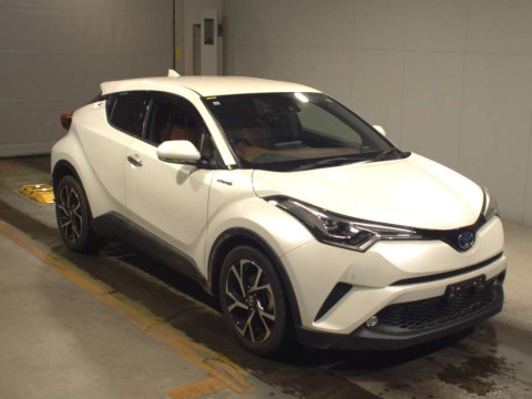 2019 Toyota C-HR ZYX10[2]