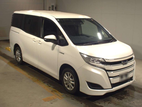 2018 Toyota Noah ZWR80G[2]