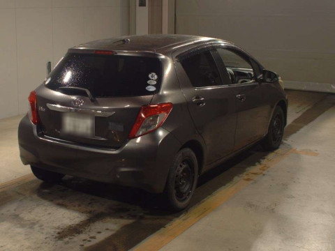 2011 Toyota Vitz KSP130[1]