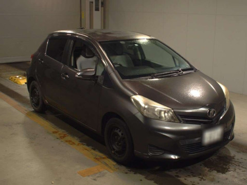 2011 Toyota Vitz KSP130[2]