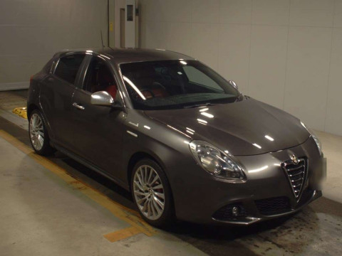 2014 Alfa Romeo Giulietta 940141[2]