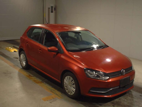 2015 Volkswagen Polo 6RCJZ[2]