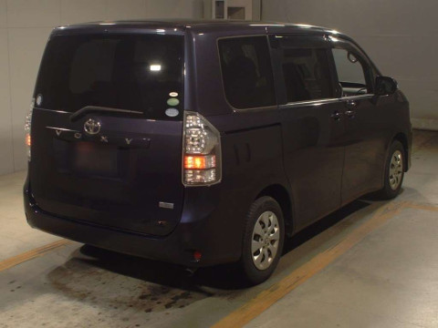 2013 Toyota Voxy ZRR70G[1]