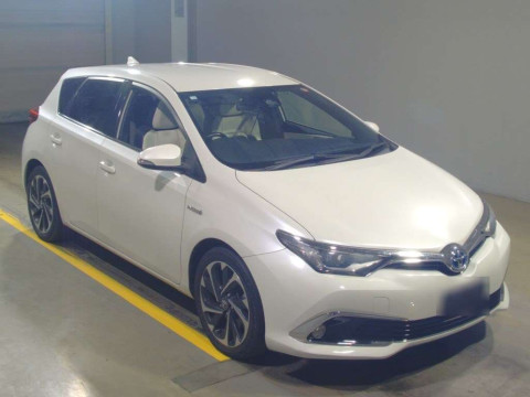 2016 Toyota Auris ZWE186H[2]