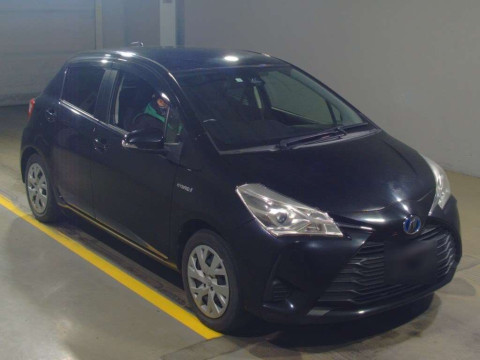 2017 Toyota Vitz NHP130[2]