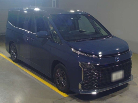 2022 Toyota Voxy ZWR90W[2]