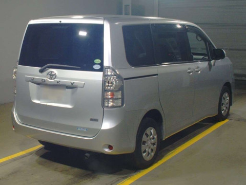 2013 Toyota Voxy ZRR75G[1]