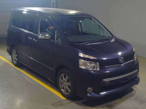 2009 Toyota Voxy ZRR70W[2]