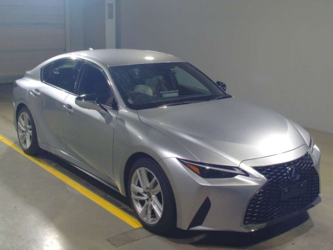 2021 Lexus IS AVE30[2]