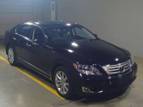 2010 Lexus LS UVF45[2]