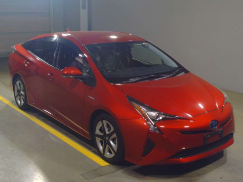 2016 Toyota Prius ZVW50[2]