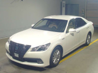 2015 Toyota Crown Hybrid