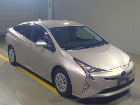 2018 Toyota Prius ZVW50[2]