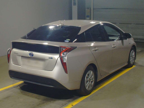 2017 Toyota Prius ZVW50[1]