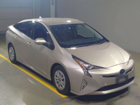 2017 Toyota Prius ZVW50[2]