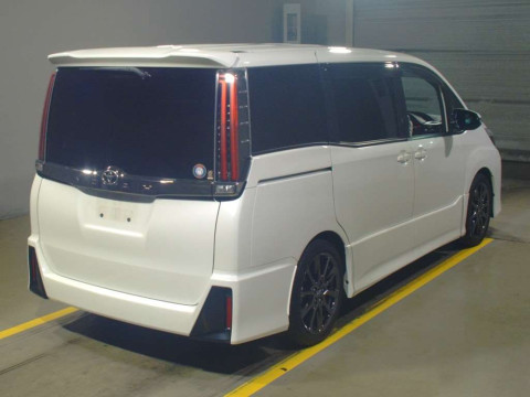 2018 Toyota Noah ZRR80W[1]