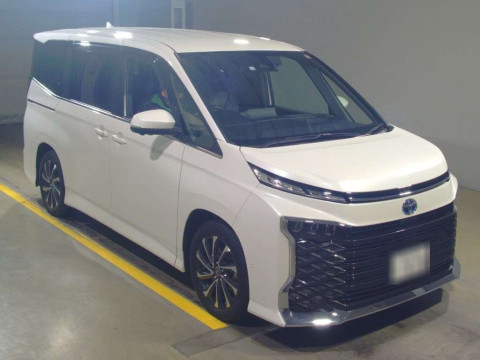 2022 Toyota Voxy ZWR90W[2]