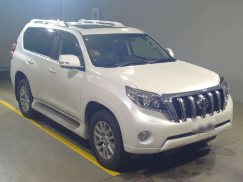 2017 Toyota Land Cruiser Prado GDJ151W[2]