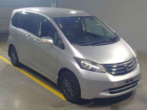 2010 Honda Freed GB3[2]