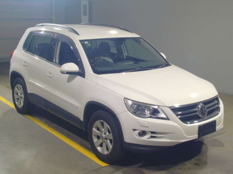 2008 Volkswagen Tiguan 5NCAW[2]