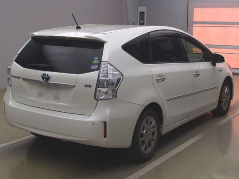 2014 Toyota Prius alpha ZVW41W[1]