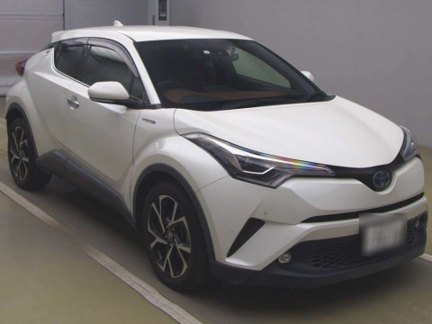 2019 Toyota C-HR ZYX10[2]