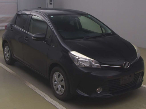 2015 Toyota Vitz NSP130[2]