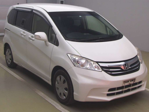 2014 Honda Freed GB3[2]