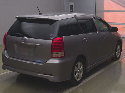 2005 Toyota Wish ZNE10G[1]