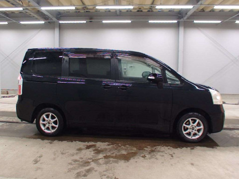 2008 Toyota Noah ZRR70G[2]